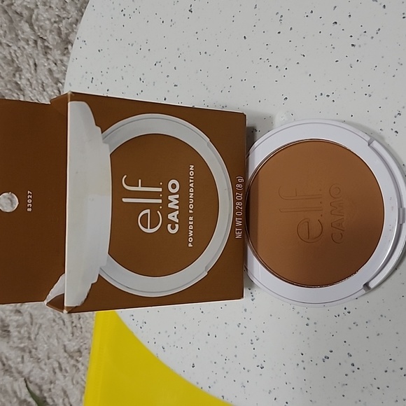 Powder foundation - Picture 2 of 3